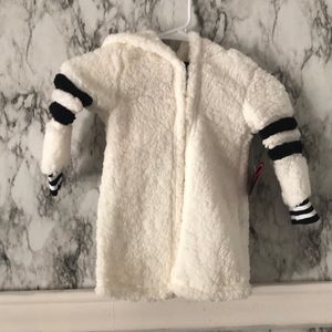 NWT chilipop hooded sweater 100% polyester size 3T